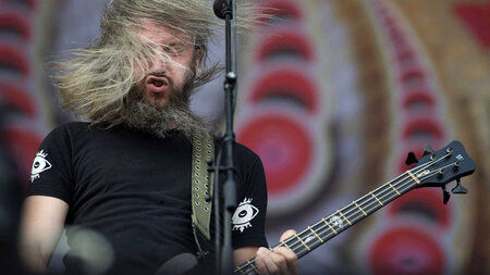 »Erst spielen, dann fragen« – Troy Sanders von... »Erst spielen, dann fragen« – Troy Sanders von...