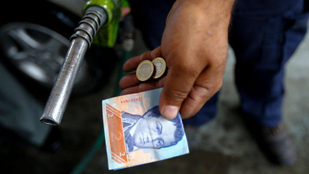 Keine drei Bolívares für 40 Liter Benzin: An einer T... Keine drei Bolívares für 40 Liter Benzin: An einer T...