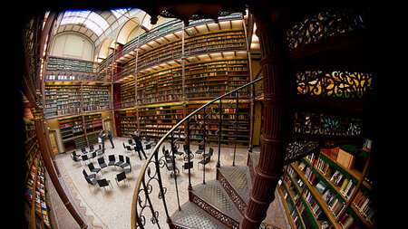 Innenansicht der Bibliothek des Rijksmuseums in Amsterdam Innenansicht der Bibliothek des Rijksmuseums in Amsterdam
