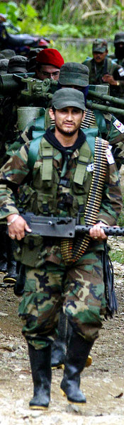 Freund oder Feind der ELN? – FARC-Kämpfer Freund oder Feind der ELN? – FARC-Kämpfer