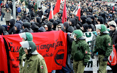 Erfolgreiche Demonstration gegen Neonaziaufmarsch am Samstag in ... Erfolgreiche Demonstration gegen Neonaziaufmarsch am Samstag in ...