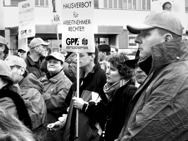 Kundgebung vor der Wiener KiK-Zentrale Kundgebung vor der Wiener KiK-Zentrale