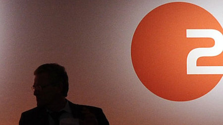 Diskret katholisch: ZDF-Chefredakteur Peter Frey auf dem Podium ...