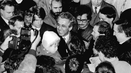 Eine »Wende« sollte es laut SED-Generalsekretär Egon Krenz geben Eine »Wende« sollte es laut SED-Generalsekretär Egon Krenz geben