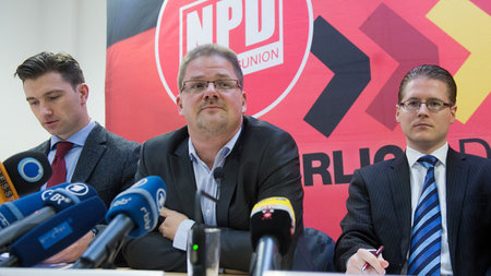 NPD-Pressesprecher Frank Franz (links) im Dezember 2013 mit dem ...