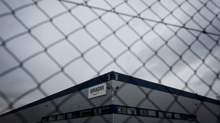 Neues Logistikzentrum: Der US-Internethändler Amazon hat inzwisc...