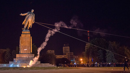 Neue Freiheit auf dem »Platz der Freiheit« in Charkiw: Der Mob s... Neue Freiheit auf dem »Platz der Freiheit« in Charkiw: Der Mob s...