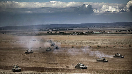 Türkische Panzer im Grenzgebiet zu Syrien Türkische Panzer im Grenzgebiet zu Syrien