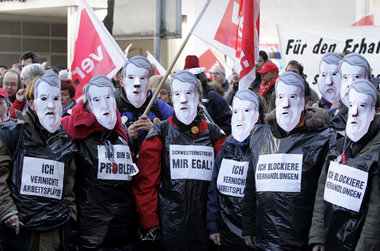 ver.di-Demonstration im März 2006 gegen die Sparpolitik des NRW-...
