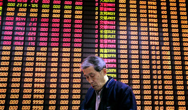 Börse in Schanghai am 1. März. Dem Kurseinbruch in China folgten...