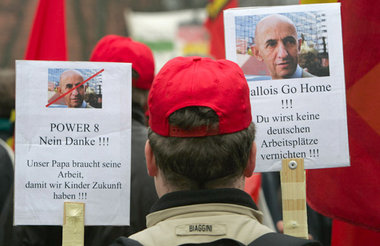 Nationalistische Parolen gibt es auf beiden Seiten. Hier bei ein...