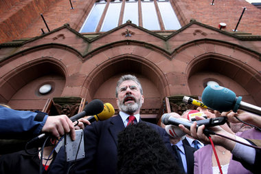 Für einen Anschluß an Irland – Sinn-Fein-Chef Gerry Adams am Die... Für einen Anschluß an Irland – Sinn-Fein-Chef Gerry Adams am Die...