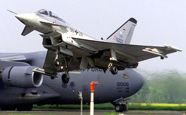 Teurer Vogel: 122 dieser Kampfjets hat die Bundeswehr bereits be... Teurer Vogel: 122 dieser Kampfjets hat die Bundeswehr bereits be...