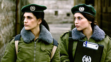 Militärdienst als Strafe: Smadar Sayar (Smadar) und Naama Schend...