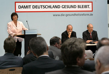 Der Mensch als Kostenfaktor: Gesundheitsministerin Ulla Schmidt ...