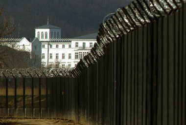 Gut gerüstet: Der Tagungsort der Regierungschefs der G-8-Staaten...