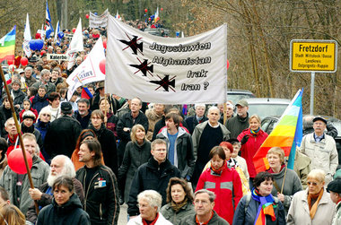 Der Ostermarsch in der Kyritz-Ruppiner Heide am Sonntag war erne...