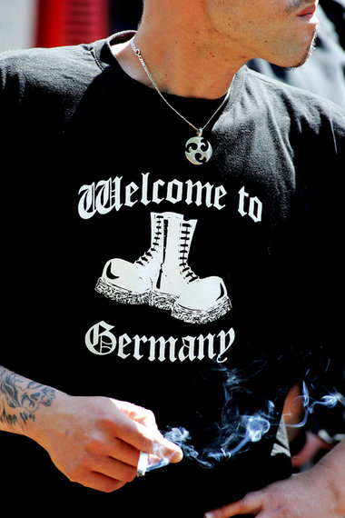 Neonazis auf dem Weg in die Mitte der Gesellschaft