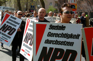 Neofaschisten setzen verstärkt auf demagogischen »Antikapitalism...