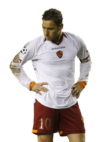 Zwölf Schrauben im Bein, zwölf Worte im Ohr: Francesco Totti (AS...