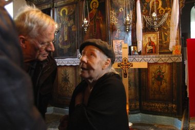 Zwei Atheisten in der Kirche: Die Schauspieler Rolf Becker und K...