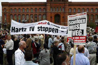 Demonstration gegen die Arbeitsmarktpolitik der SPD/Grünen-Regie...