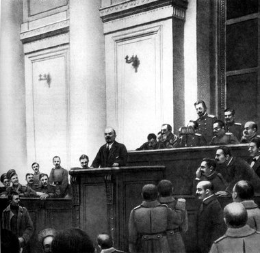 Kein Frieden ohne den Sturz des Kapitals: Lenin spricht am 4. (1...