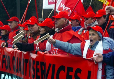Erfolgreicher Protest gegen die Dienstleistungsrichtlinie Anfang...