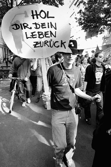 Mini- plus Midijob (Logo) gleich 600 Euro? MayDay-Demo am Dienst...