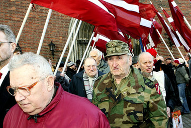Die Waffen-SS läßt grüßen: Der Zug der Sowjetfeinde