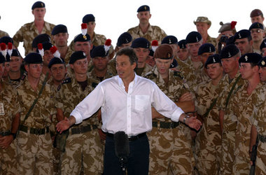 Dank für »friedenstiftende Maßnahmen«: Premier Anthony Blair am ...