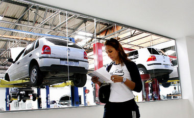 Autohaus in Caracas. Durch das exorbitante Wirtschaftswachstum i...