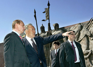 Beim Treffen zwischen dem russischen Präsidenten Putin und seine...