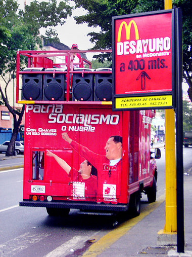 USA werden abgehängt. Caracas, Venezuela, 1.Mai 2007