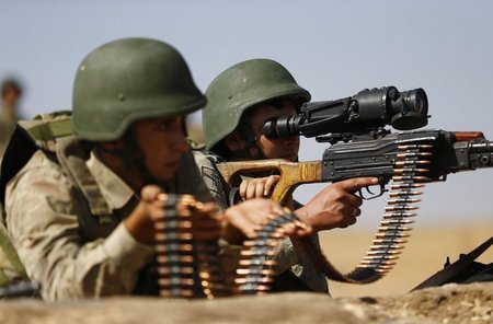 Türkische Soldaten am Samstag in Suruc an der Grenze zu Syrien