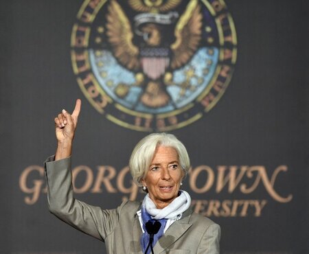 IWF-Chefin Christine Lagarde (hier am 2. Oktober in Washington) ...