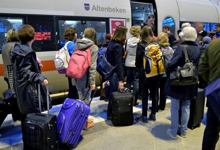 Kurz nach Beginn des Lokführerstreiks: Am Dienstag abend drängen... Kurz nach Beginn des Lokführerstreiks: Am Dienstag abend drängen...