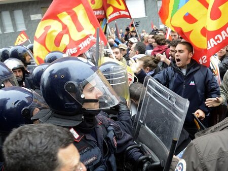 Kein Willkommen für EU-Regierungschefs: Demonstranten werden am ... Kein Willkommen für EU-Regierungschefs: Demonstranten werden am ...