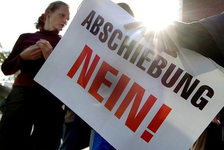 In Göttingen blockierten Aktivisten im April erfolgreich eine Ab... In Göttingen blockierten Aktivisten im April erfolgreich eine Ab...