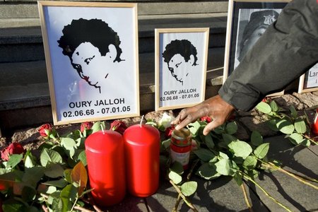 2005 starb Oury Jalloh in Polizeigewahrsam. Sein Tod ist bis heu... 2005 starb Oury Jalloh in Polizeigewahrsam. Sein Tod ist bis heu...