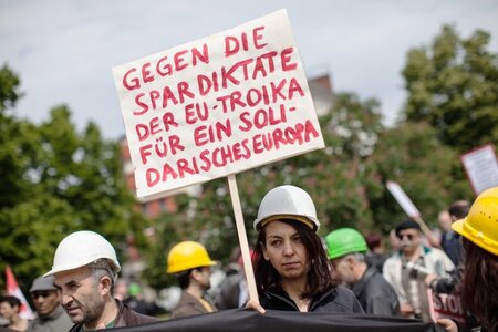 »Das Diktat der Troika aus Internationalem Währungsfonds, IWF, E... »Das Diktat der Troika aus Internationalem Währungsfonds, IWF, E...