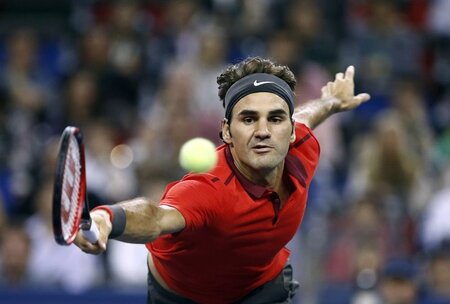 Mit der Vorhand von der Grundlinie aus diktiert: Federer im Fina... Mit der Vorhand von der Grundlinie aus diktiert: Federer im Fina...
