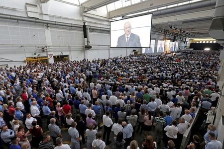Der Chef spricht: Betriebsversammlung im VW-Stammwerk am 23. Jul...