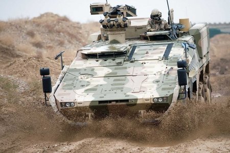 Radpanzer »Boxer« der Bundeswehr im afghanischen Gelände (Masar-