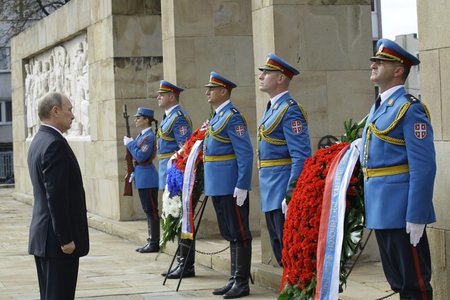 Russischer Gast: Wladimir Putin bei der Kranzniederlegung für di...