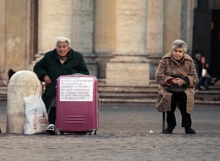 An den Rand gedrängt: Die Häfte der Rensionäre in Italien leben ... An den Rand gedrängt: Die Häfte der Rensionäre in Italien leben ...