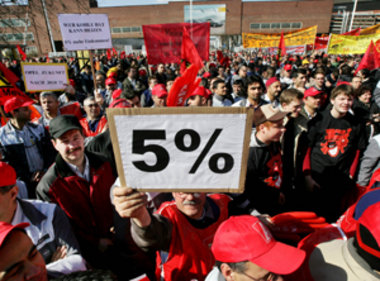 Warnstreiks begleiten die Tarifverhandlungen, hier am Donnerstag...