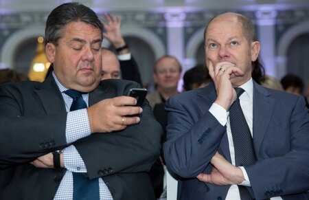 Warten auf das Glockensignal: Bundeswirtschaftsminister Sigmar G...