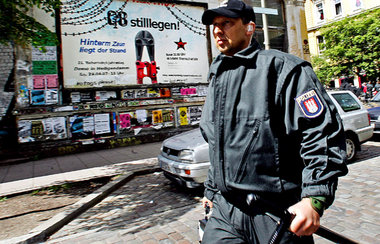 G 8 stillegen: Der Telekom-Streik könnte die Gipfelvorbereitunge... G 8 stillegen: Der Telekom-Streik könnte die Gipfelvorbereitunge...
