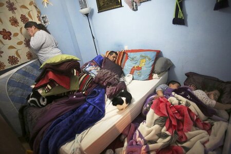 Armut in Madrid: Eine ganze Familie lebt in einem einzigen Raum